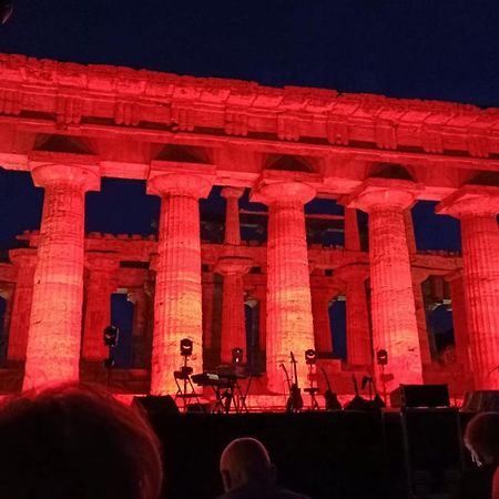 Chiaro Di Luna - Appartamento Luna Crescente Paestum Exterior foto